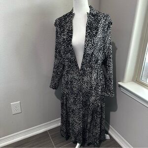 Lord & Taylor 100% Silk Low Neckline Black White Polka Dots Size 8 Missing belt